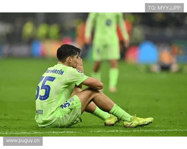 巴萨防线稳定性仍存隐患,对赛季争冠形势形成制约 巴萨防线稳定性仍存隐患,对赛季争冠形势形成制约