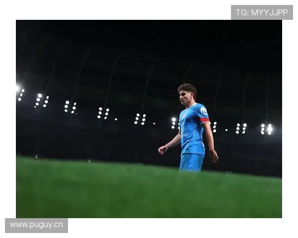 阿尔瓦雷斯位置争议：终结者还是全能中场？